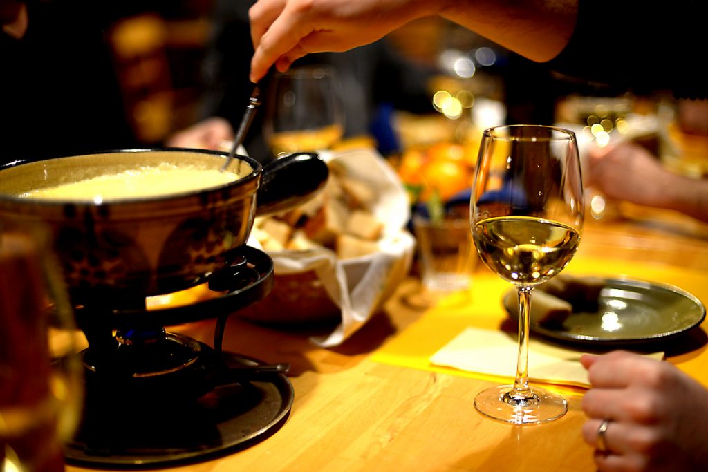 Fondue_et_verre_de_blanc