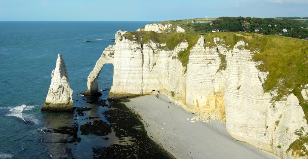 L'Aiguille_et_la_Porte_d'Aval-Etretat-Normandie