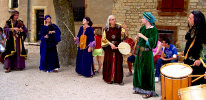 Musiciens qui jouent de la musique - Festival du grand Faucaunier