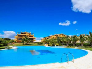 residence-beach-resort-4092088_1