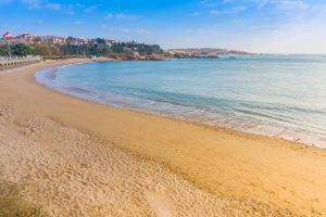 Plage de sable fin dans le sud de la France - Dernière minute